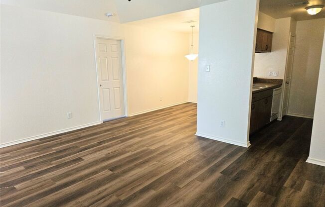 508 E Denton Dr