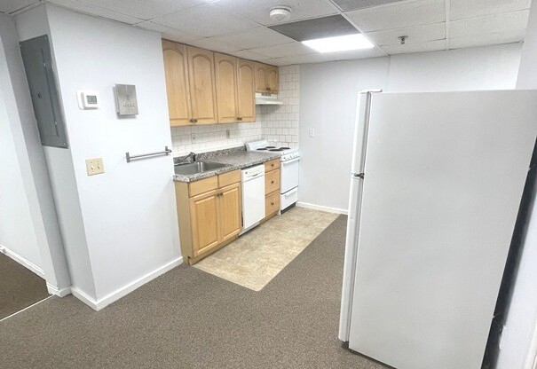 477 COMMONWEALTH AVE