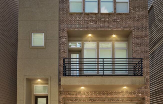 Title: Modern Patio Home with Rooftop Views in Montrose