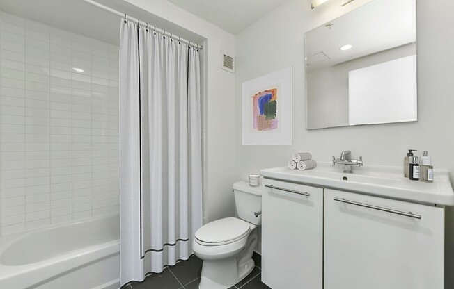 2 beds, 1.5 baths, 997 sqft, $3,950, Unit 719