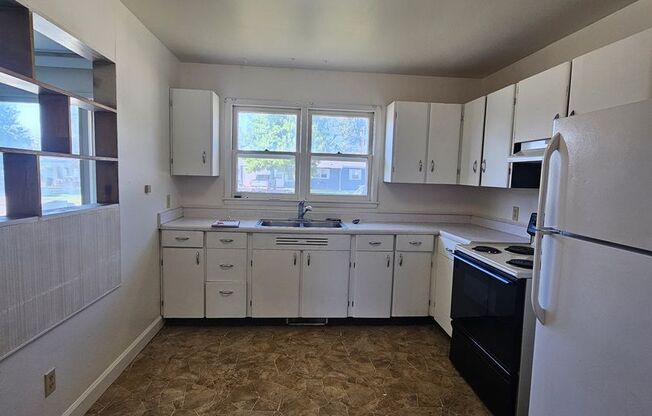 2 BED | 1 BATH | SINGLE-LEVEL HOME | ROBBINSDALE