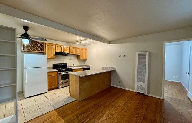 1 bed, 1 bath, 700 sqft, $1,425, Unit #06