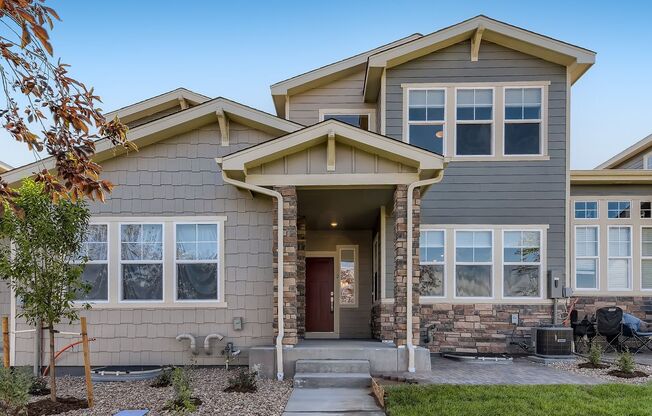 Stunning 3 bedroom 2.5 Bath in Commerce City!