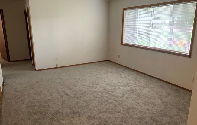 Recently Updated Duplex in the Kenilworth Neighborhood