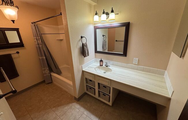 1 bed, 1 bath, $1,400, Unit # 302 A 6