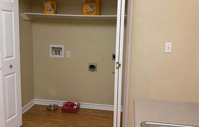 1 bed, 1 bath, 543 sqft, $749