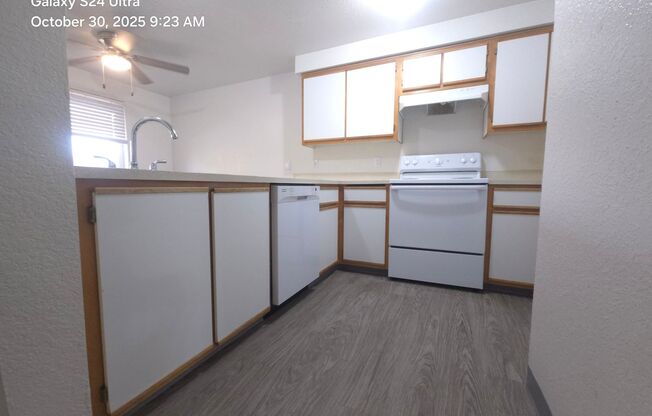 2 beds, 1 bath, 875 sqft, $1,295, Unit 127-49