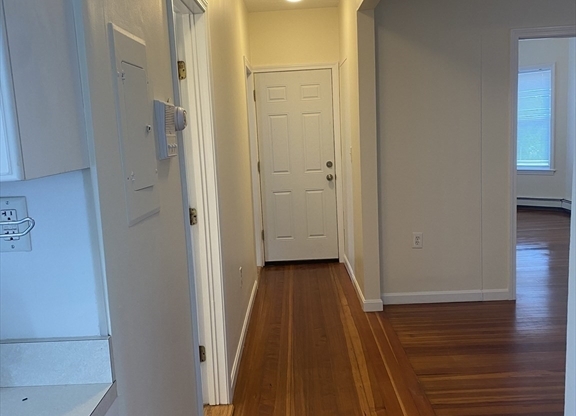 2 beds, 1 bath, 1,050 sqft, $2,600, Unit 1