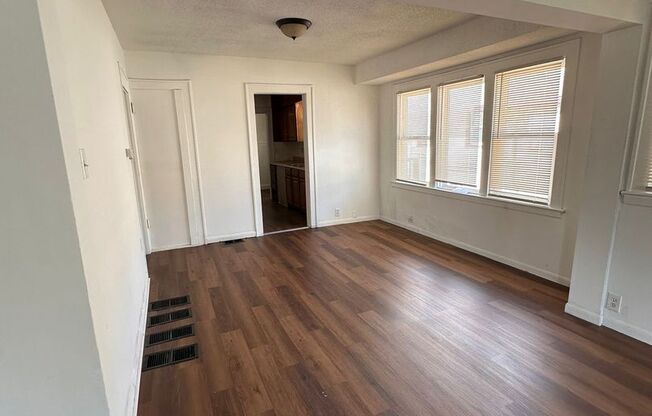 3 bedroom 1 bath