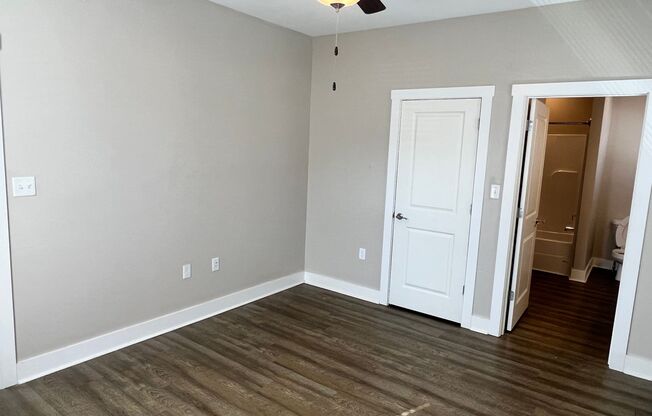 1 bed, 1 bath, 675 sqft, $1,160, Unit X201