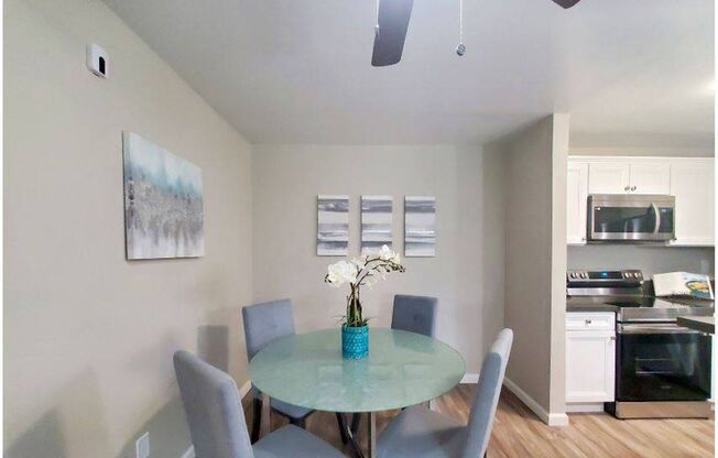 2 beds, 2 baths, 800 sqft, $2,495, Unit 221