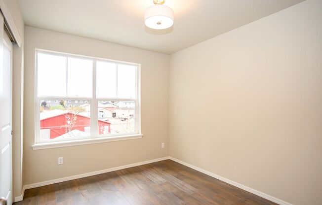 3 beds, 2.5 baths, $2,595, Unit 2364-3