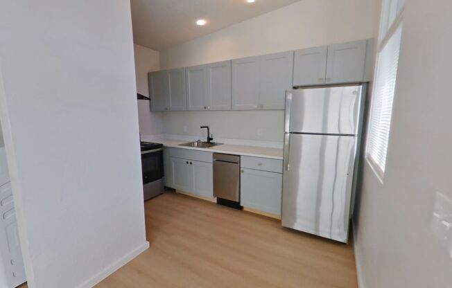 3 beds, 1 bath, 755 sqft, $2,347, Unit 30B