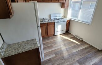 Updated 2BR Apartment – Private Entrance, On-site Laundry – $850/mo