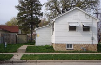 Cute 1 Bedroom 1 Bath Single family home in Forrest Park Area