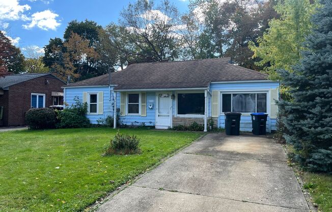 Large & Beautifully renovated 4bed, 1bath home available in Akron!