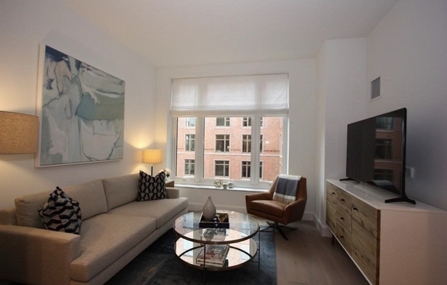1 bed, 1 bath, 692 sqft, $3,799, Unit 10M