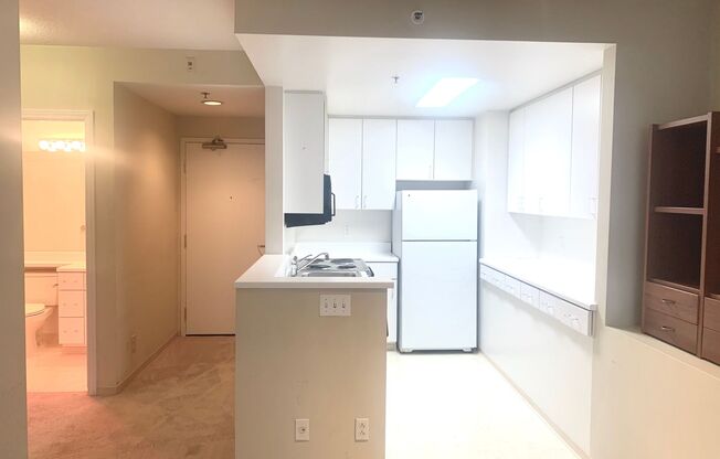 1 bed, 1 bath, $2,850