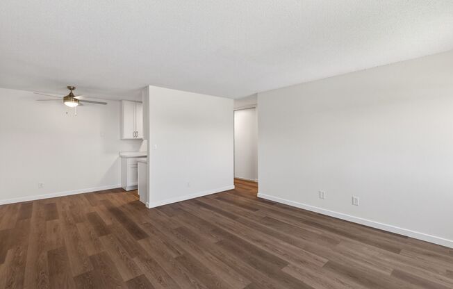 2 beds, 1 bath, 864 sqft, $1,495, Unit 203 - 2400