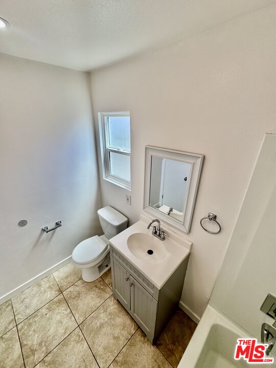 1549 W 224Th St