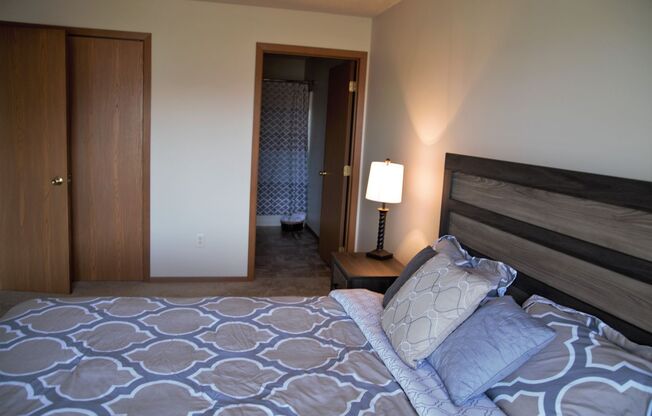 2 beds, 2 baths, 965 sqft, $1,104, Unit 320S