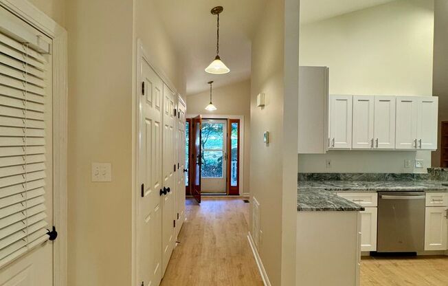 Wonderful Carrboro house with a walk out lower level suite!