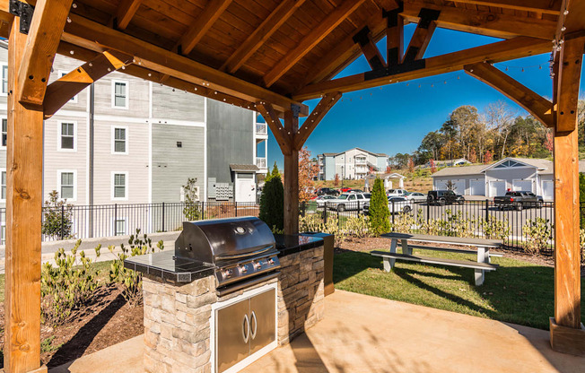 Grill Station at Village at Westland Cove Apartments, Knoxville, 37922