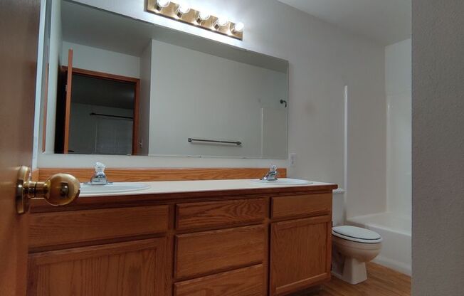 2 beds, 2 baths, 1,250 sqft, $1,995, Unit 2262