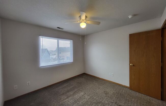 2 beds, 1 bath, 805 sqft, $975, Unit 206