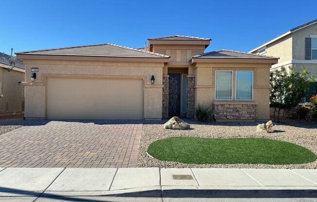 Gorgeous 3 Bed Single Story Home in Henderson - MOVE IN SPECIAL!!! 1/2 OFF 1ST MONTHS RENT OAC IF YOU RENT BY JANUARY 31, 2026.