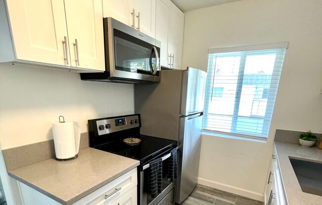 1 bed, 1 bath, 450 sqft, $2,375, Unit 25