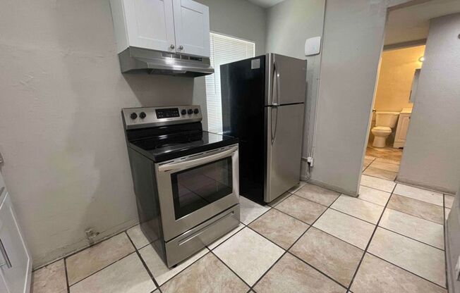 1 bed, 1 bath, 625 sqft, $1,100, Unit #4