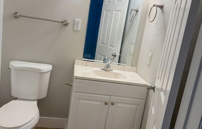 Studio, 1 bath, 650 sqft, $850, Unit 26