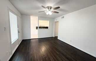 2 beds, 1 bath, $925, Unit SC553