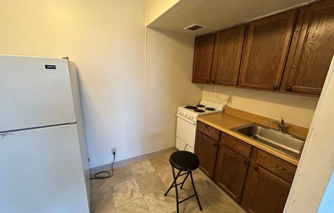 1 bed, 1 bath, $895, Unit 810