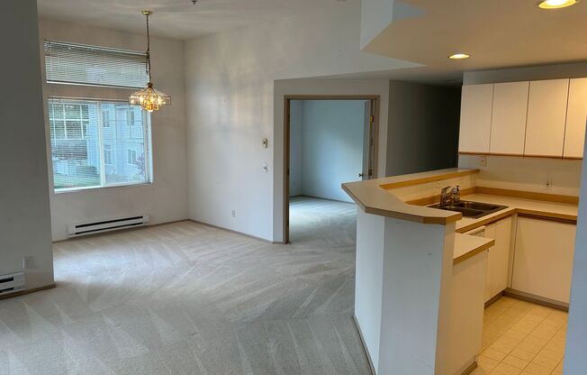 2 Bed, 2 bath Condo w/garage in West Bay at The Lakes in Kent, $2550/mo.