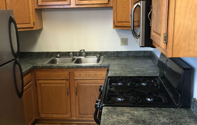 2 beds, 1 bath, 900 sqft, $1,369, Unit 4430-104