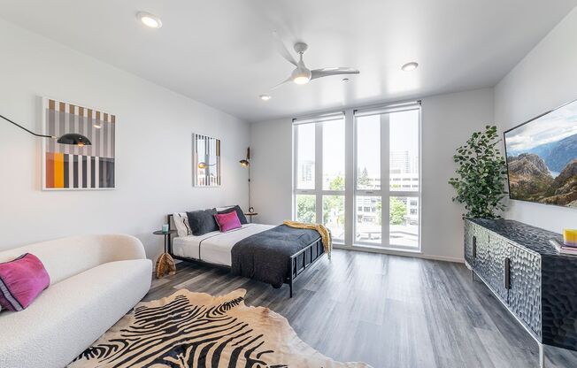 Studio, 1 bath, 430 sqft, $2,450, Unit 602- Furnished