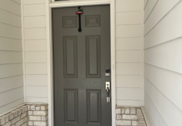 123 VIVIAN LN