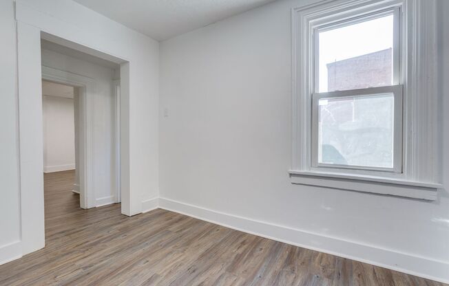 2 beds, 1 bath, $1,299, Unit Apt 1