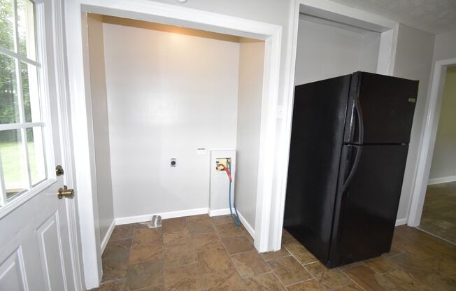 Renovated 2 Bedroom Pet Friendly Home For Rent!