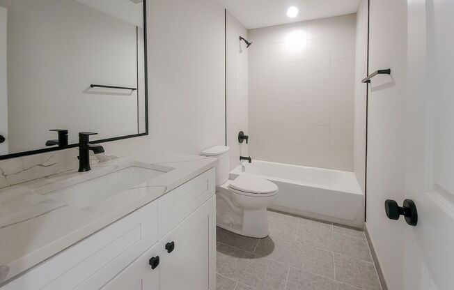 2 beds, 1 bath, 775 sqft, $2,950, Unit 2028-2A