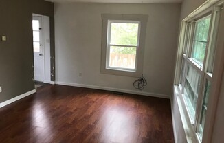 2 beds, 1 bath, $875