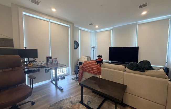 1 bed, 1 bath, 637 sqft, $3,100, Unit 312