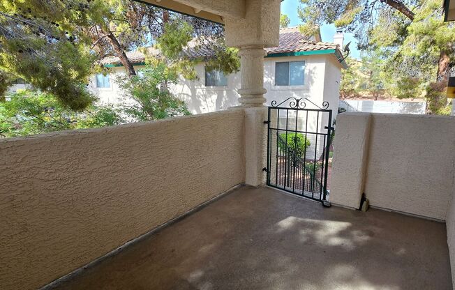 Lovely Upstairs Condo