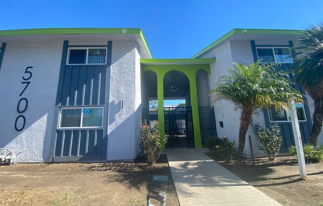 2 beds, 1.5 baths, 962 sqft, $2,245, Unit 208