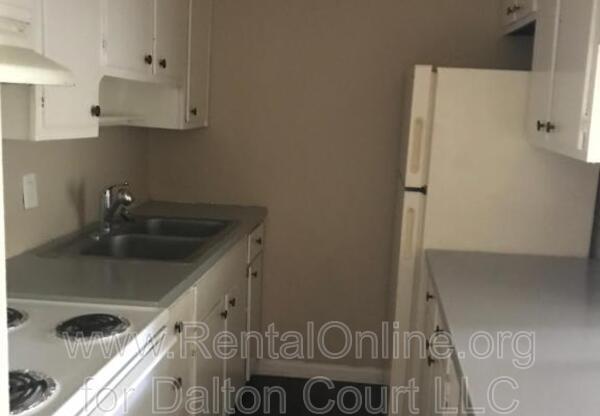 1972 Cambridge Drive, Unit 14