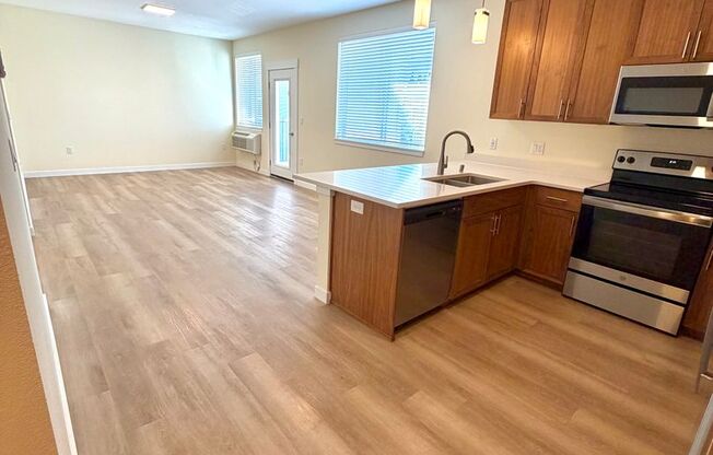 1 bed, 1 bath, 800 sqft, $1,600, Unit C306