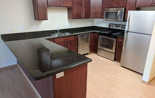 2 beds, 2 baths, 894 sqft, $1,195, Unit 615-305