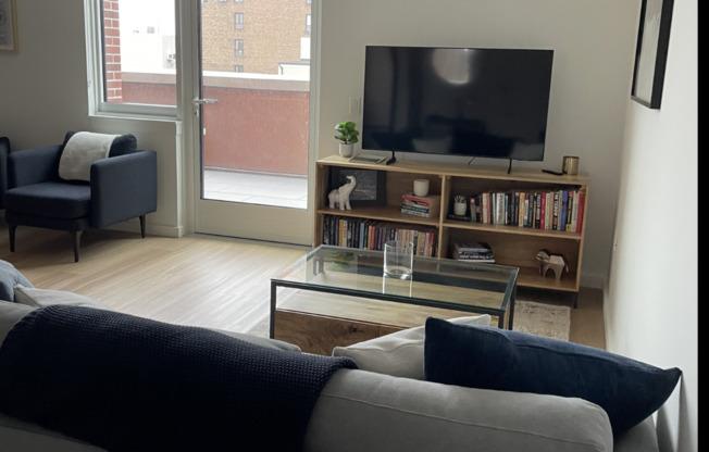 266 W 96 ST
